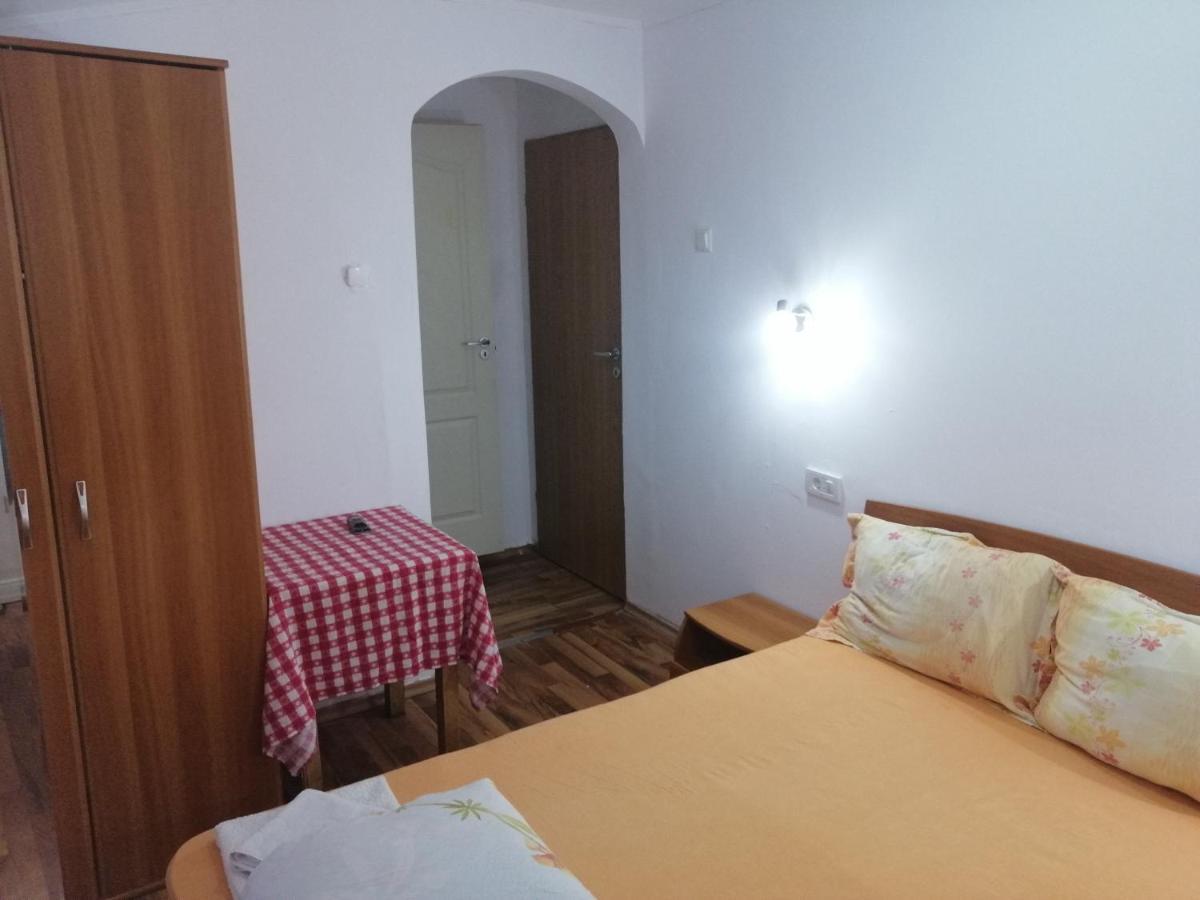 Vila Elly Piatra Neamţ Esterno foto